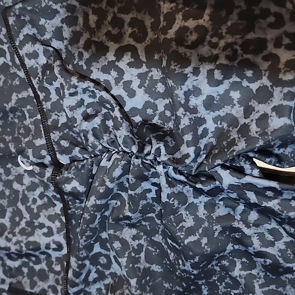 ZYIA Scrunch Butt Leggings size 2 - Picture 2 of 6